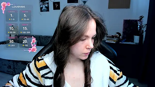 Snapshot of cute_little_ass chatting on February 27, 2026, 7:19 am cute little ass online show from February 27, 2026, 7:19 am