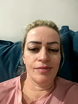 Snapshot of Alerquinasc chatting on September 18, 2025, 1:18 am Alerquinasc online show from September 18, 2025, 1:18 am