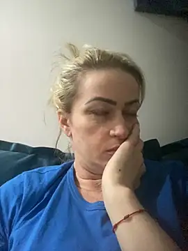 Snapshot of Alerquinasc chatting on October 14, 2025, 11:49 pm Alerquinasc online show from October 14, 2025, 11:49 pm