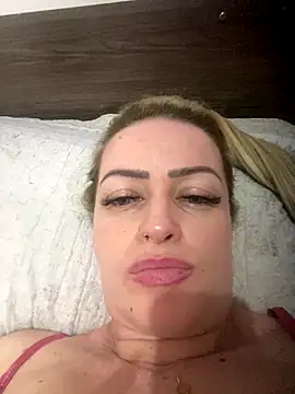 Snapshot of Alerquinasc chatting on October 18, 2025, 3:53 am Alerquinasc online show from October 18, 2025, 3:53 am