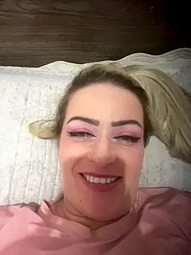 Snapshot of Alerquinasc chatting on November 1, 2025, 7:32 am Alerquinasc online show from November 1, 2025, 7:32 am