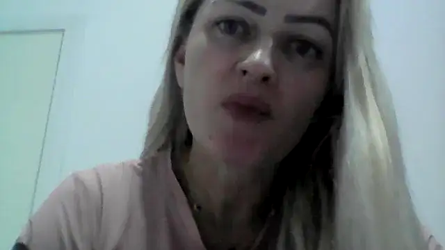 Snapshot of Alerquinasc chatting on November 11, 2025, 3:28 am Alerquinasc online show from November 11, 2025, 3:28 am