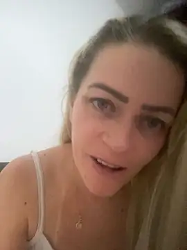 Snapshot of Alerquinasc chatting on November 28, 2025, 8:50 am Alerquinasc online show from November 28, 2025, 8:50 am