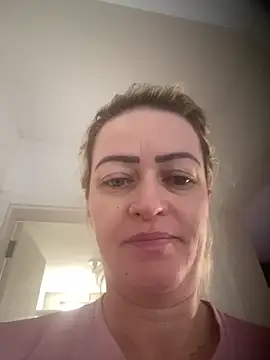 Snapshot of Alerquinasc chatting on December 19, 2025, 9:38 am Alerquinasc online show from December 19, 2025, 9:38 am