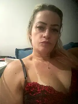 Snapshot of Alerquinasc chatting on January 6, 2026, 2:04 am Alerquinasc online show from January 6, 2026, 2:04 am