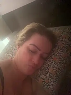 Snapshot of Alerquinasc chatting on February 2, 2026, 7:56 pm Alerquinasc online show from February 2, 2026, 7:56 pm