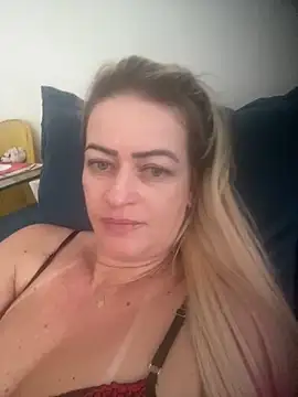 Snapshot of Alerquinasc chatting on February 6, 2026, 10:51 am Alerquinasc online show from February 6, 2026, 10:51 am