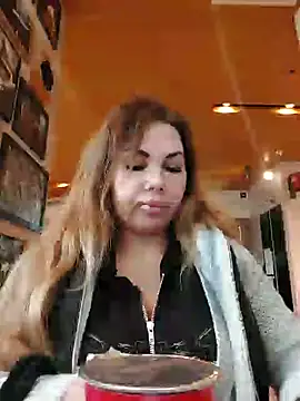 Snapshot of Alisasex@xh chatting on February 3, 2025, 1:40 pm Alisasexxh online show from February 3, 2025, 1:40 pm