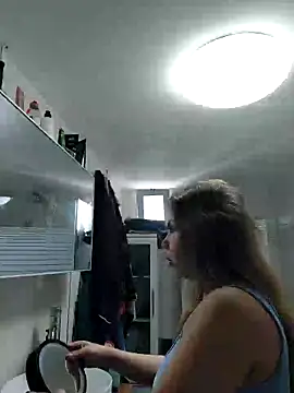 Snapshot of Alisasex@xh chatting on March 18, 2025, 5:52 am Alisasexxh online show from March 18, 2025, 5:52 am