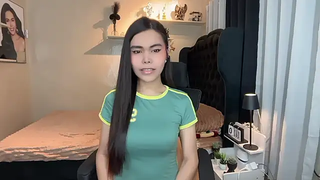 Snapshot of Princess_Material chatting on June 20, 2026, 7:11 am Princess Material online show from June 20, 2026, 7:11 am