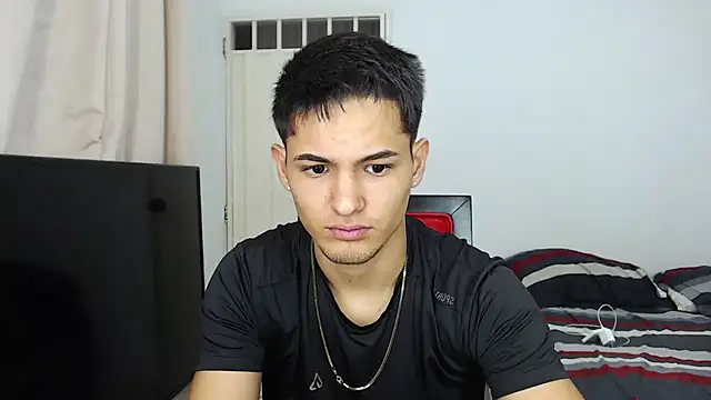 Alex mojica online show from November 25, 2025, 2:06 pm