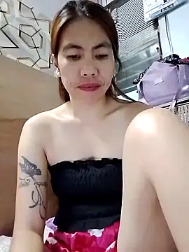 Deliciousgirl14 online show from November 22, 2025, 3:33 pm