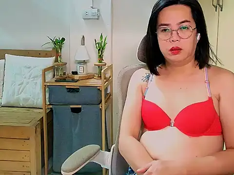 moriliciousxxx online show from April 8, 2026, 11:48 pm