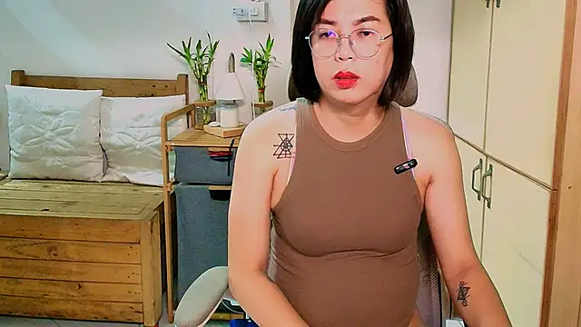 moriliciousxxx online show from May 12, 2026, 11:46 pm