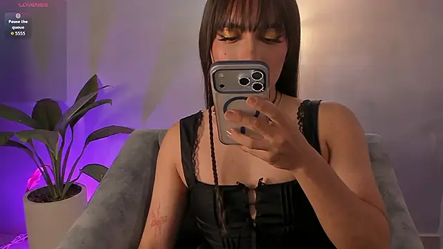 samycute  online show from March 14, 2026, 5:40 pm