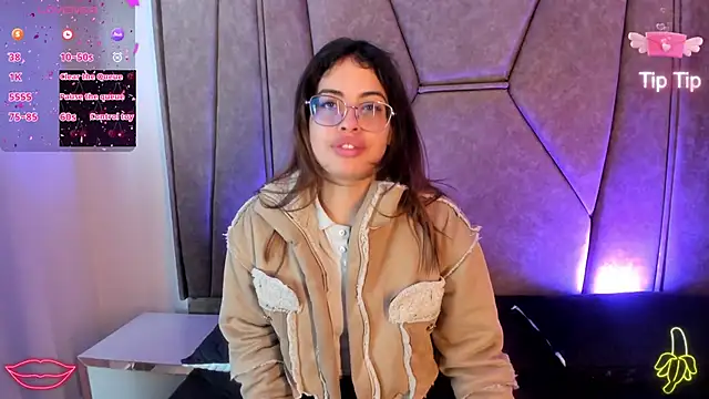 Isabela Colins online show from October 2, 2025, 12:34 pm