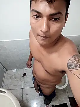 monteriano09 online show from April 29, 2026, 6:47 pm