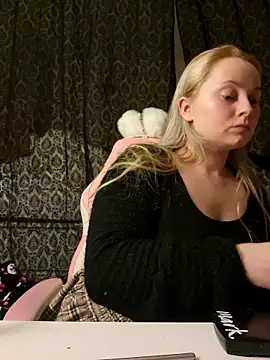 EmilyAngelUK online show from December 5, 2025, 1:47 am