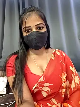 Snapshot of Misss-julli chatting on November 14, 2025, 4:55 am Misss-julli online show from November 14, 2025, 4:55 am