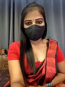 Snapshot of Misss-julli chatting on November 27, 2025, 5:42 am Misss-julli online show from November 27, 2025, 5:42 am