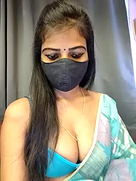 Snapshot of Misss-julli chatting on February 13, 2026, 6:42 am Misss-julli online show from February 13, 2026, 6:42 am