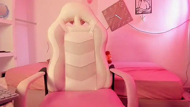 Valy hot online show from October 3, 2025, 2:58 pm