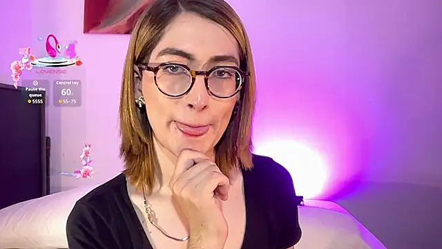 rousseblossom online show from September 15, 2025, 11:16 pm