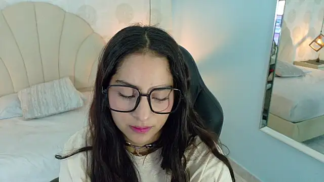 AIXATRISTA1 online show from March 3, 2026, 7:42 pm