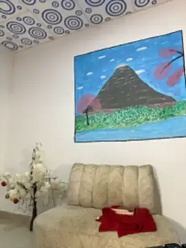 luxurykatty online show from April 13, 2026, 10:15 pm