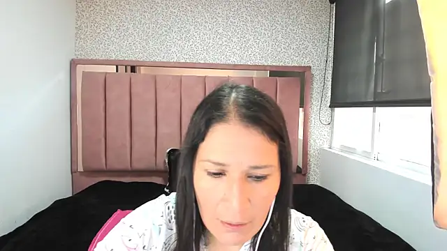 Snapshot of Barbara_fox__ chatting on June 22, 2026, 11:51 am Barbara fox online show from June 22, 2026, 11:51 am