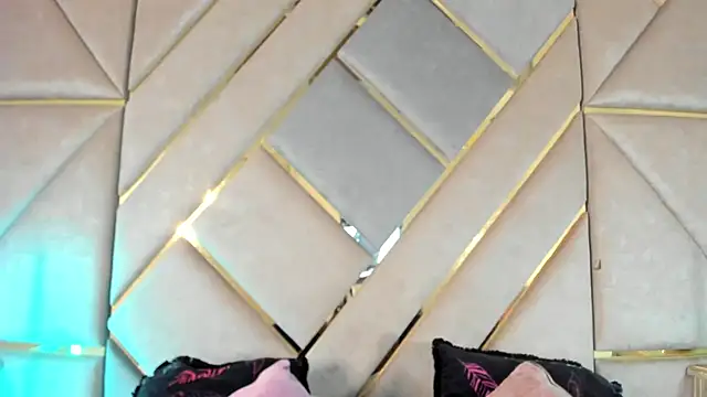 Snapshot of Angellit_Afrodita_ chatting on April 4, 2026, 9:40 am Angellit Afrodita online show from April 4, 2026, 9:40 am