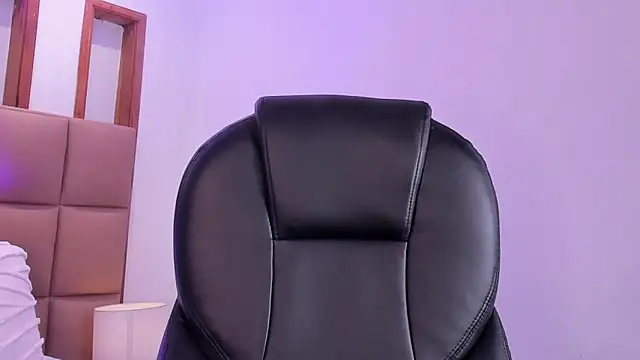 Snapshot of NoaDream chatting on October 1, 2025, 2:45 pm NoaDream online show from October 1, 2025, 2:45 pm