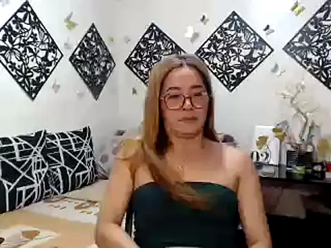 Snapshot of TheMISTRESSx69 chatting on June 19, 2026, 11:08 pm TheMISTRESSx69 online show from June 19, 2026, 11:08 pm