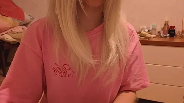 Snapshot of crispy_alisia chatting on July 3, 2026, 8:26 pm crispy alisia online show from July 3, 2026, 8:26 pm