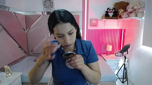 Snapshot of Mia_garcia28 chatting on May 18, 2026, 1:28 pm Mia garcia28 online show from May 18, 2026, 1:28 pm