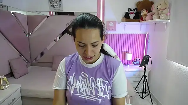 Snapshot of Mia_garcia28 chatting on June 13, 2026, 2:48 pm Mia garcia28 online show from June 13, 2026, 2:48 pm