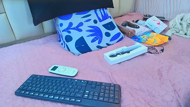Snapshot of sweet_amye chatting on October 11, 2025, 7:12 pm sweet amye online show from October 11, 2025, 7:12 pm