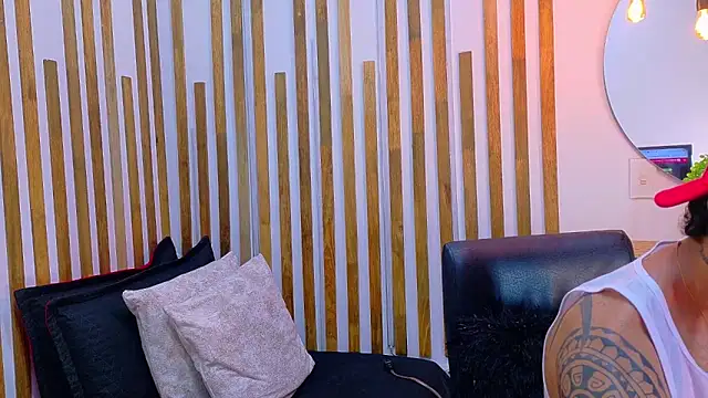 yorbymaxx online show from February 9, 2026, 1:04 pm