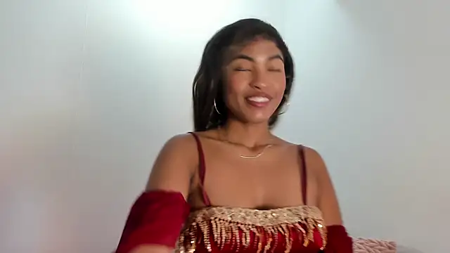 Snapshot of sienna_glow chatting on April 29, 2026, 2:10 pm sienna glow online show from April 29, 2026, 2:10 pm