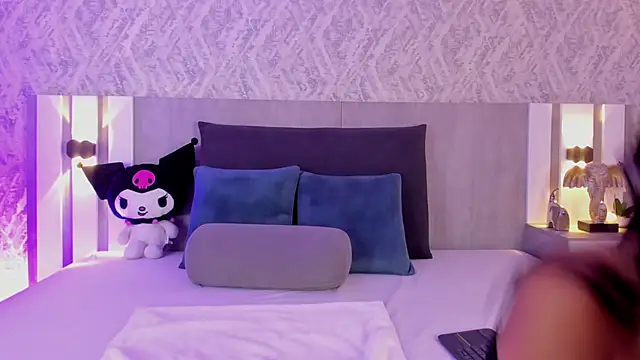 krystal foxx online show from November 21, 2025, 11:25 pm