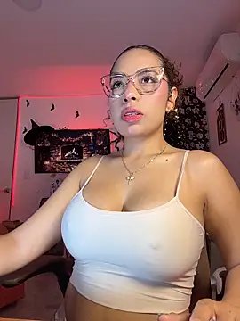 Snapshot of megansan_ chatting on October 27, 2025, 12:31 pm megansan  online show from October 27, 2025, 12:31 pm