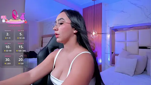 julieta rosee online show from July 16, 2026, 11:00 pm
