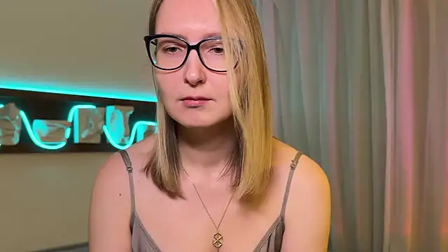 KiraxFate online show from September 13, 2025, 4:40 pm