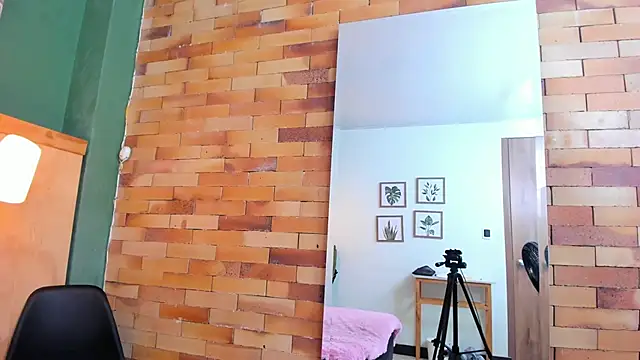 milavega  online show from October 28, 2025, 12:41 pm