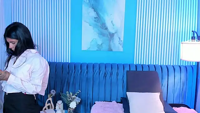 milavega  online show from April 4, 2026, 1:41 pm