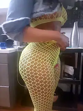 Caramel Lights online show from February 6, 2026, 3:44 am