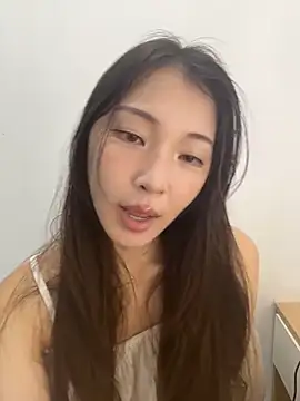 Snapshot of SkylerMoon chatting on April 13, 2026, 1:55 am SkylerMoon online show from April 13, 2026, 1:55 am