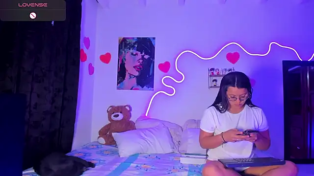 Dilan and Mia online show from April 5, 2026, 6:16 pm