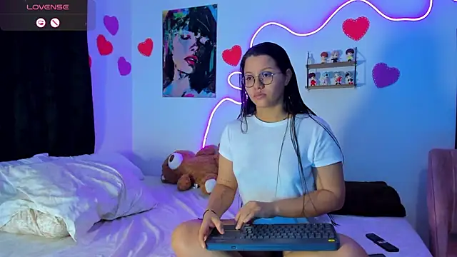 Dilan and Mia online show from April 11, 2026, 12:04 am