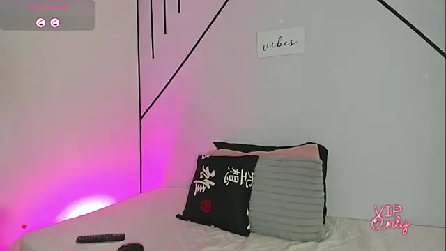 MiahCornell  online show from February 9, 2026, 7:40 pm